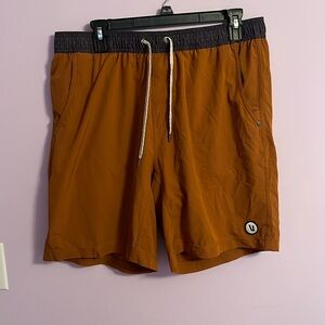 Vuori Shorts